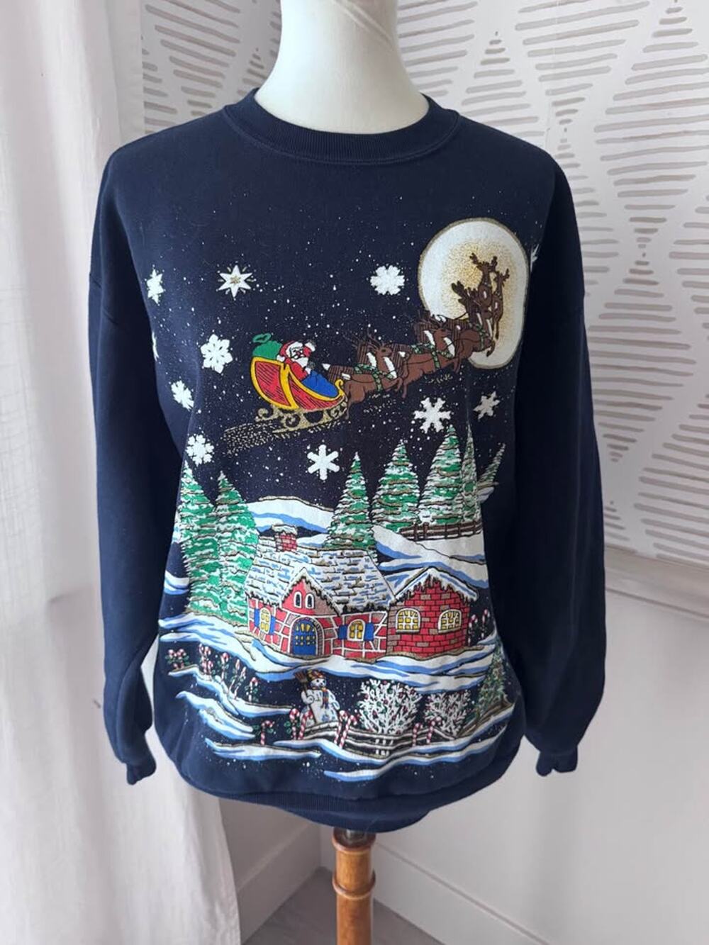 Vintage 1990s Navy Blue Crewneck Christmas Santa’s Sleigh Sweatshirt Large